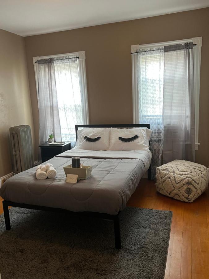Shy'S Place 布罗克顿 外观 照片