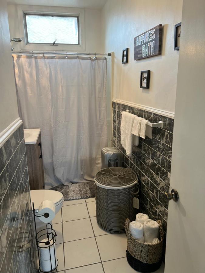 Shy'S Place 布罗克顿 外观 照片